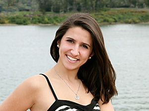 Link to Lainie senior portrait